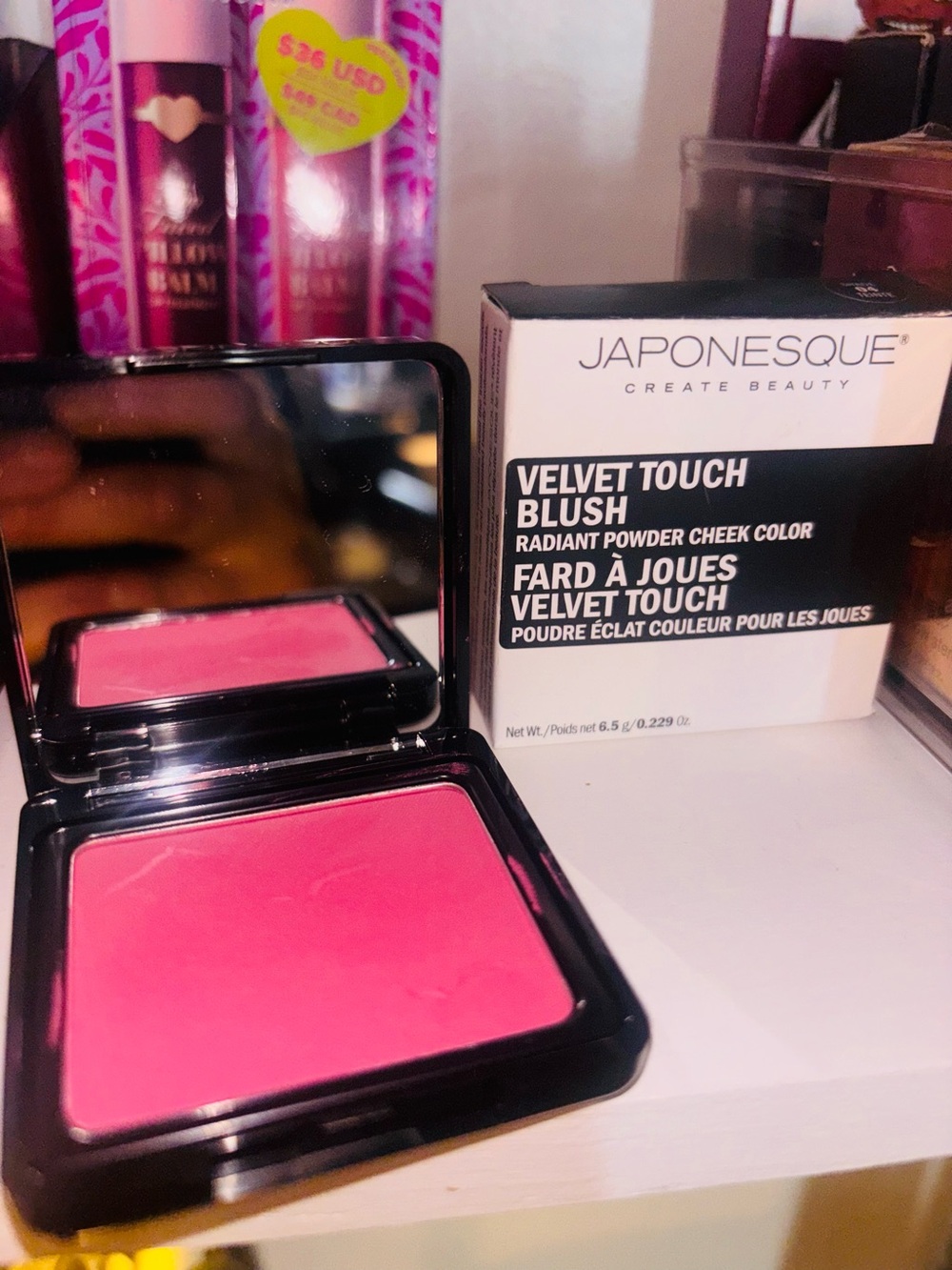 JAPONESQUE Velvet Touch Blush - Bright Pink